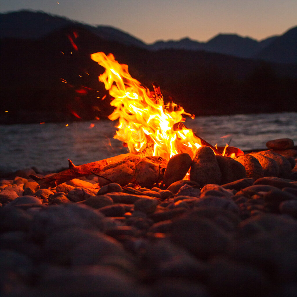Feuer am Fluss als Sinnbild für Organische Reichweite