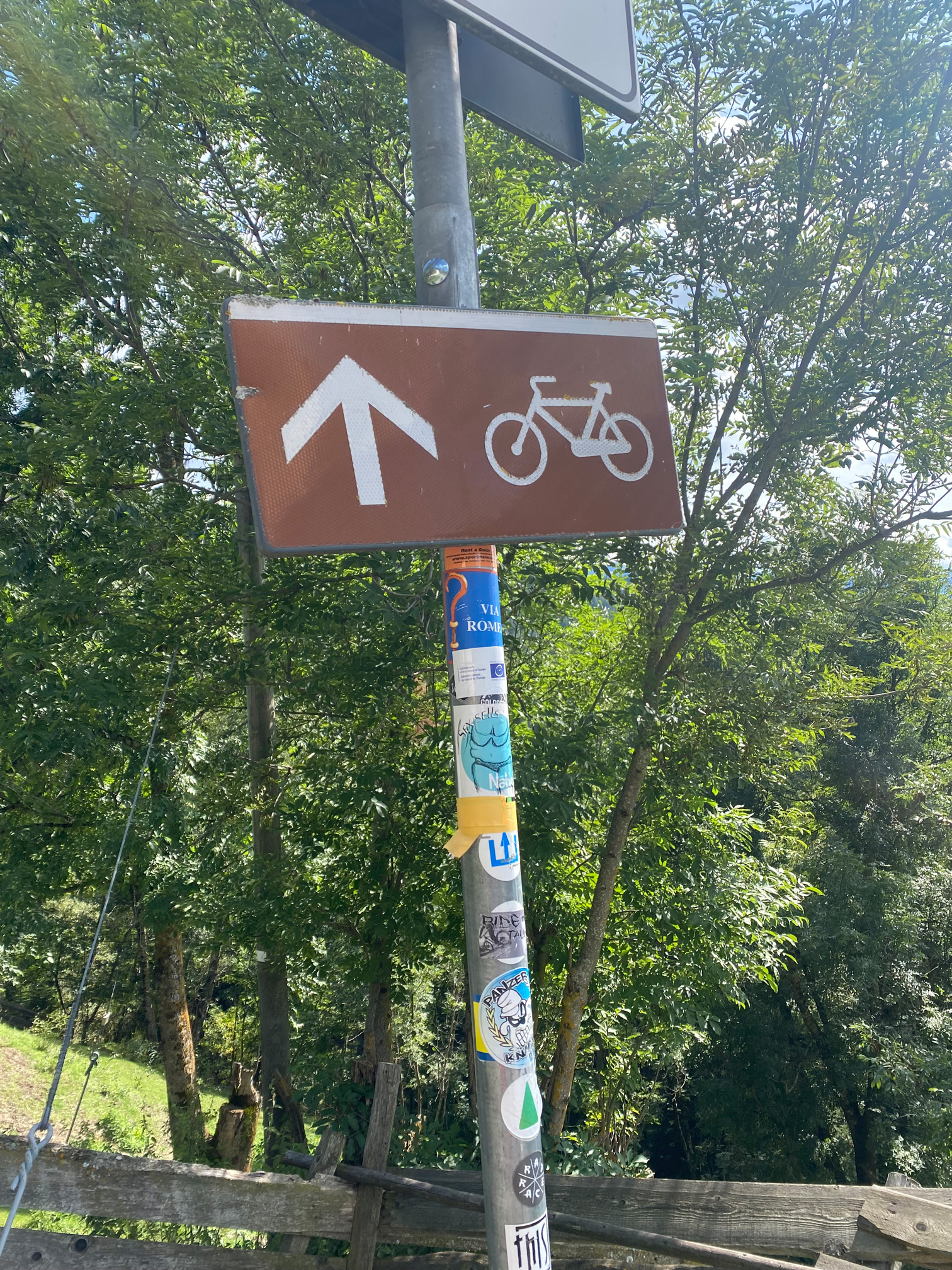 Schild am Eisackradweg