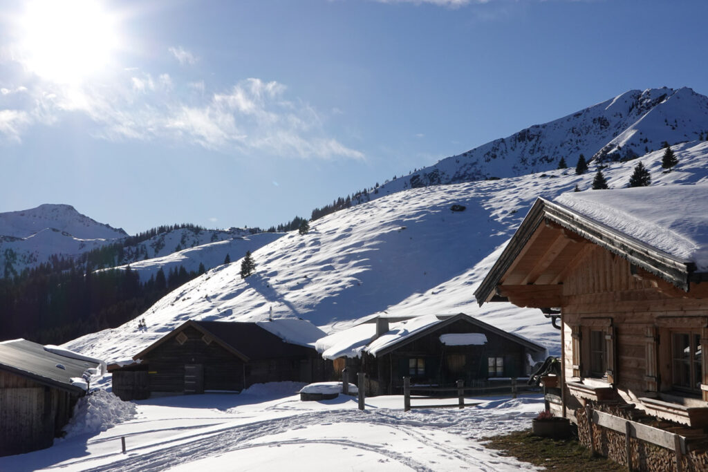 Harlasanger Alm. in den Kitzbüheler Alpen als Skitourenziel.