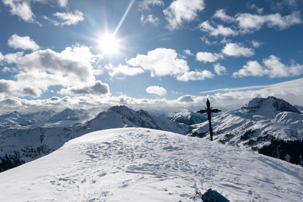 Skitour in den Kitzbüheler Alpen. Der Gipfel des Schwarzkogel im Windautal.