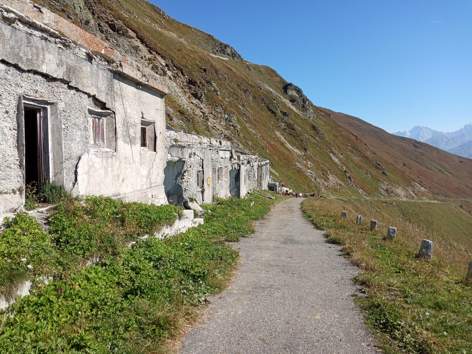 eine alte Militärstraße die als MTB Weg auf der Transalp dient.