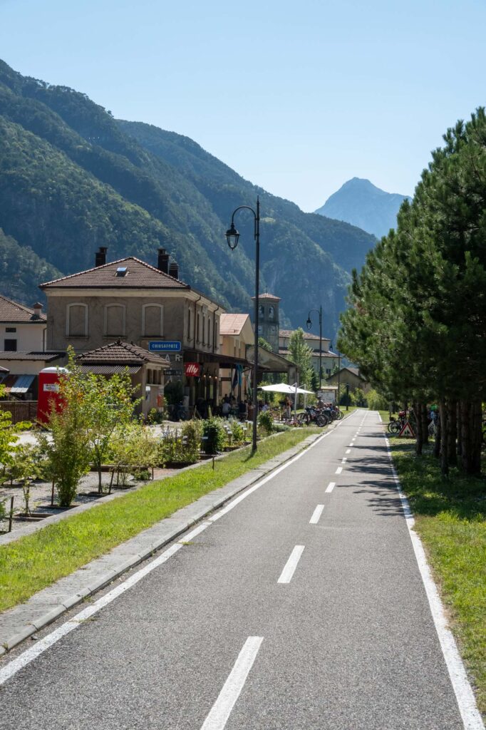Der alte Bahnhof von Chiusaforte ist jetzt eine Bar am Alpe-Adria-Radweg.