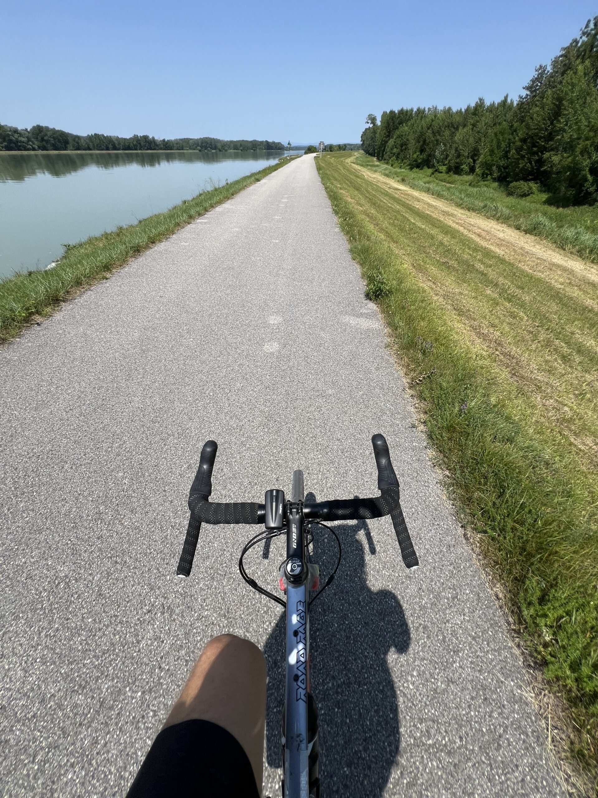 Mit dem Gravelbike auf dem Donauradweg