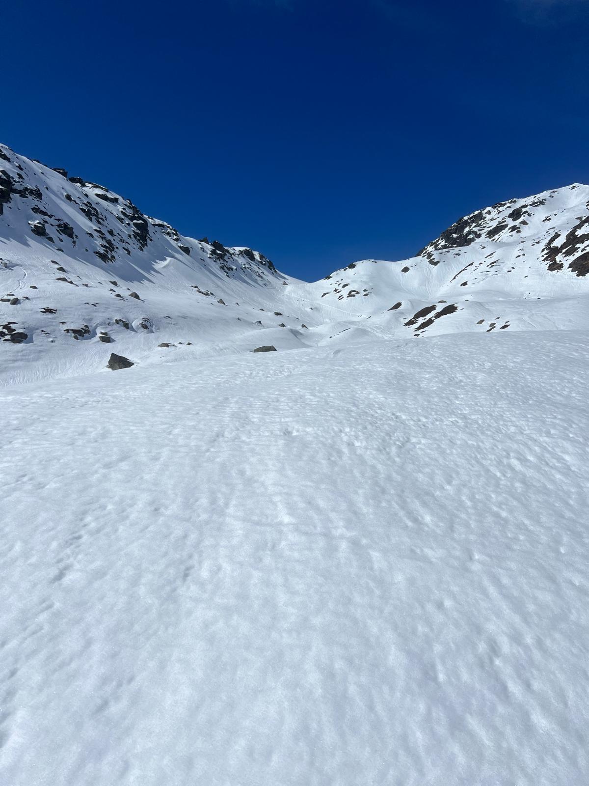 Skitour auf das Kröndlhorn mit Blick nach oben.
