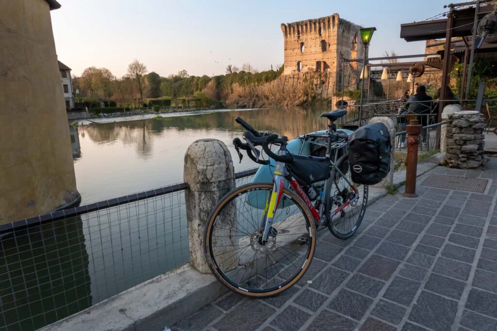 Radweg am Mincio von Peschiera del Garda nach Manuta.