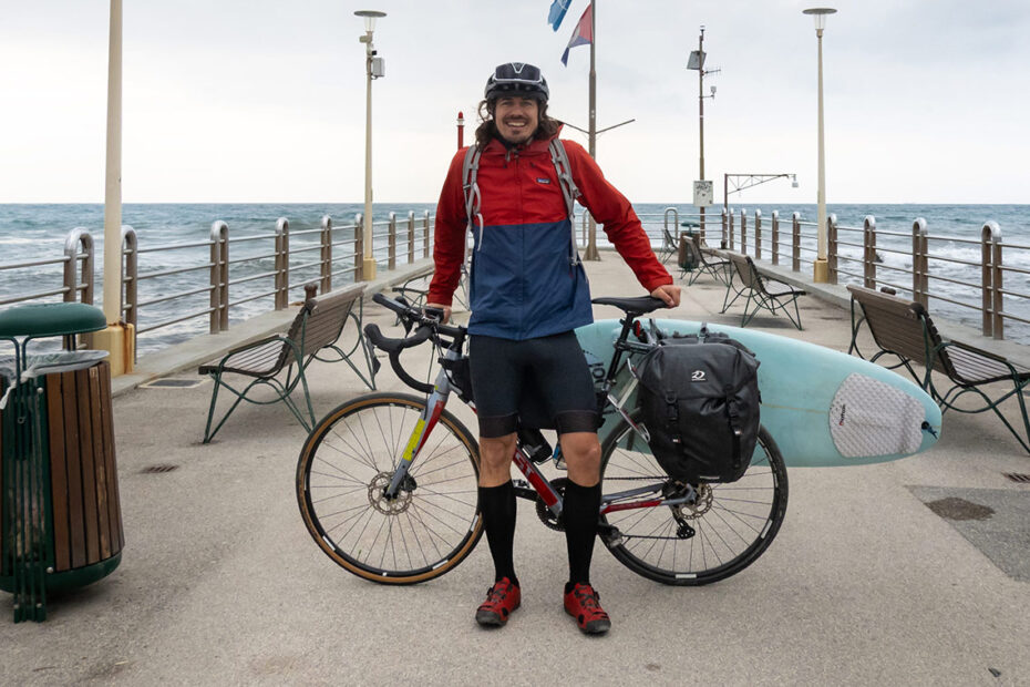 Surf Bikepacking. Mit dem Fahrrad und dem Surfboard über die Alpen und zum Surfen in die Toskana