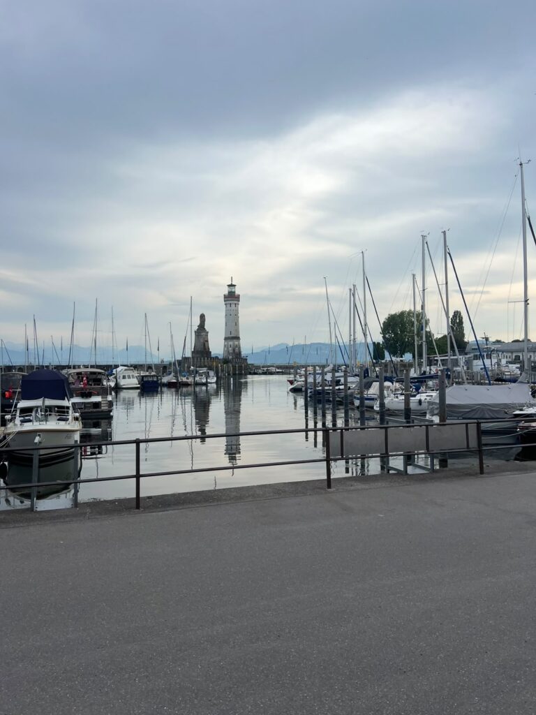 Der bekannte Hafen in Lindau am Bodensee.