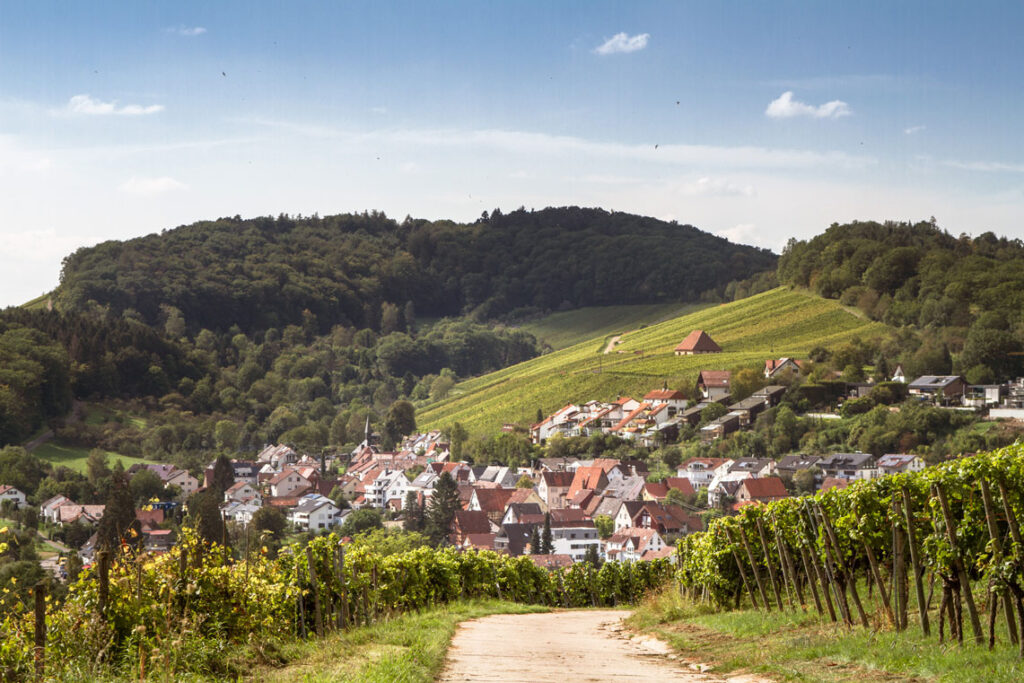 Ein kleines Dorf in Remstal. Wanderung zum Korber Kopf.